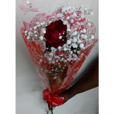 red rose with babys breath